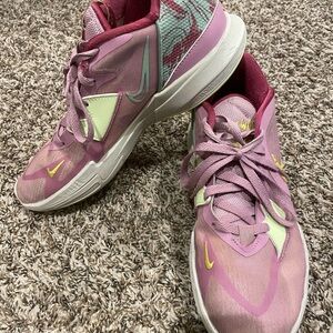 Nike Kyrie 5 Low Orchid